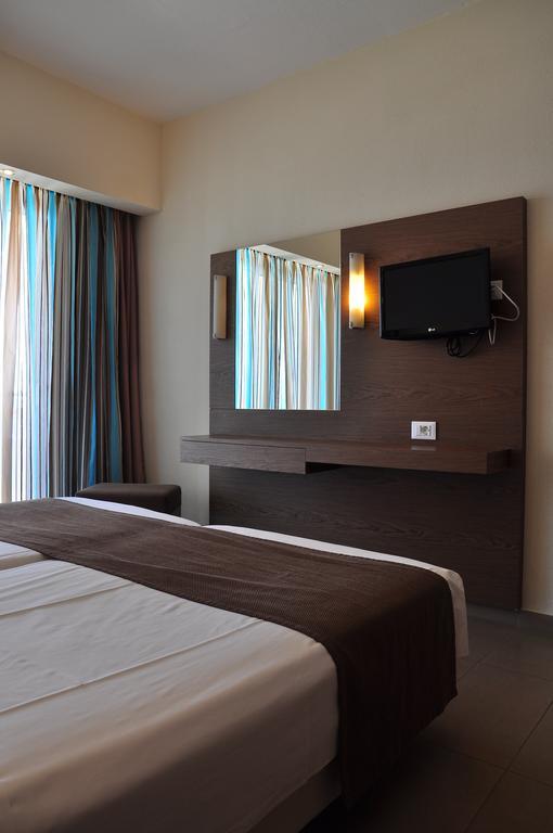 Sea Melody Beach Hotel Apartments Іялісос Номер фото