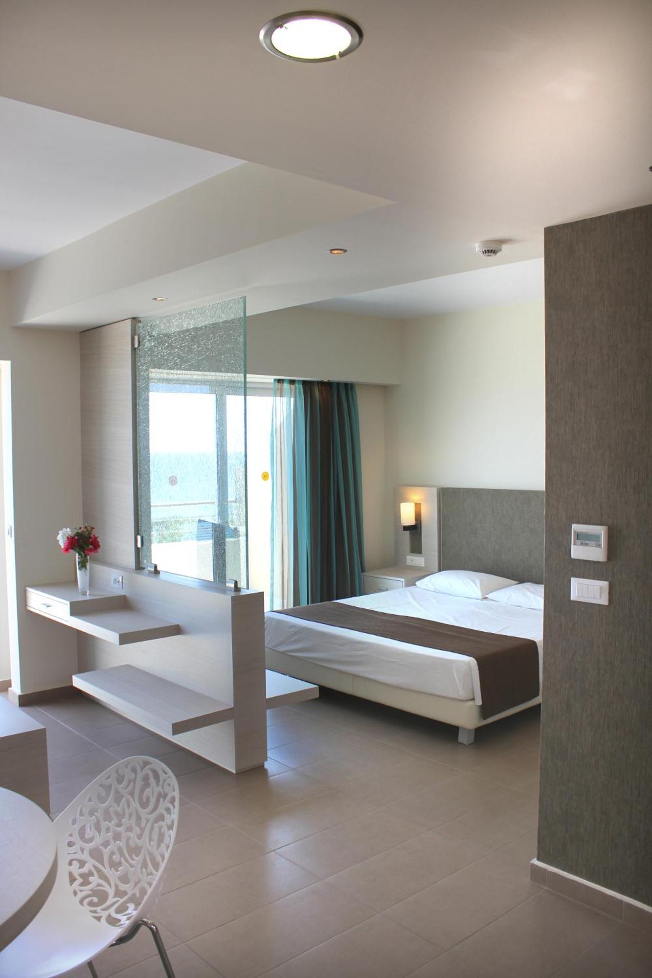 Sea Melody Beach Hotel Apartments Іялісос Екстер'єр фото