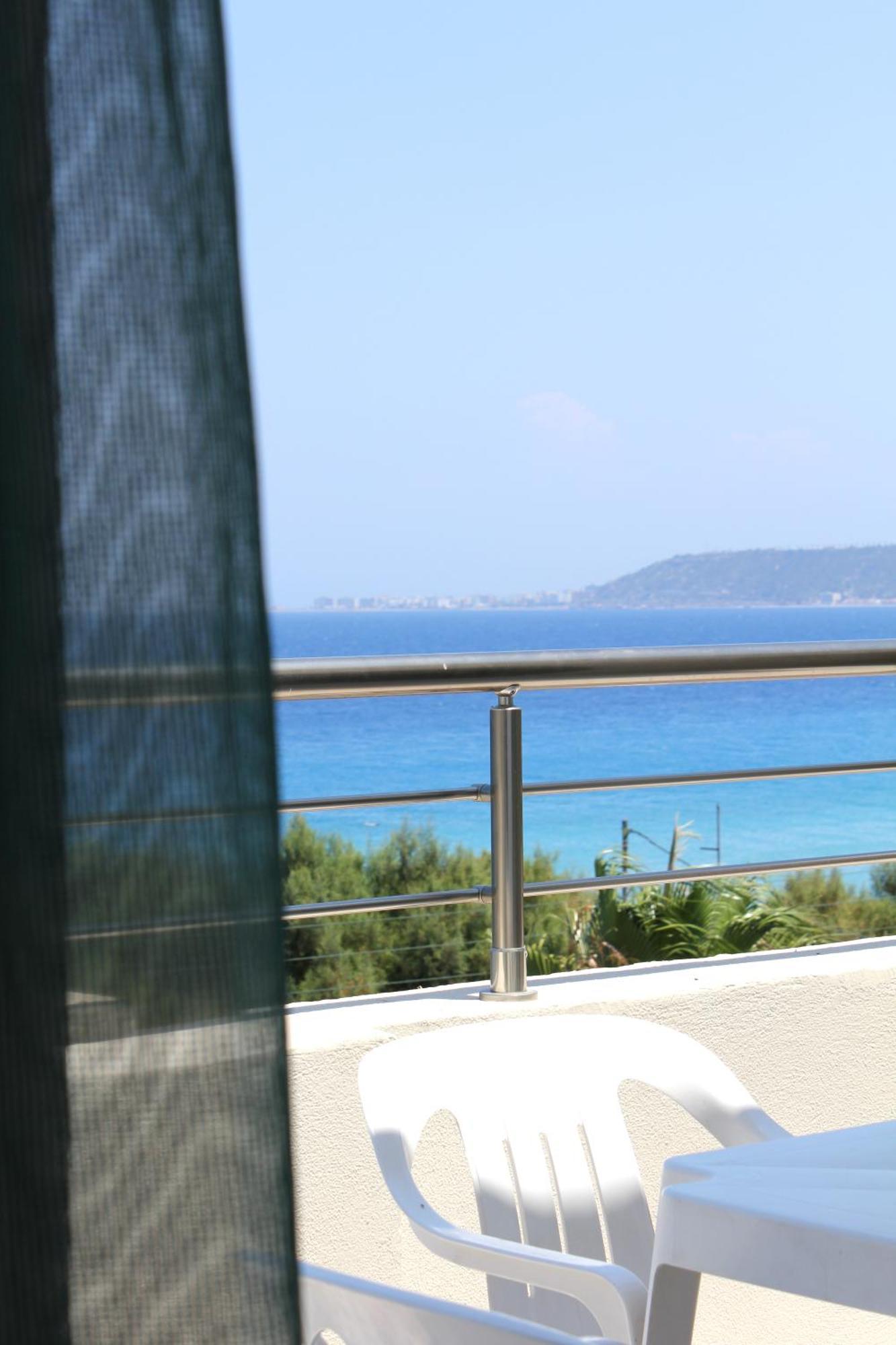 Sea Melody Beach Hotel Apartments Іялісос Екстер'єр фото