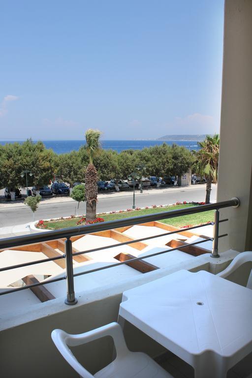 Sea Melody Beach Hotel Apartments Іялісос Номер фото