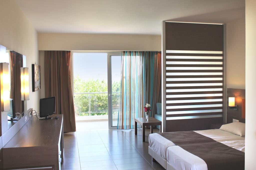 Sea Melody Beach Hotel Apartments Іялісос Номер фото
