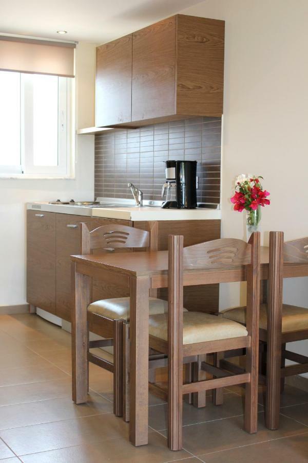 Sea Melody Beach Hotel Apartments Іялісос Екстер'єр фото
